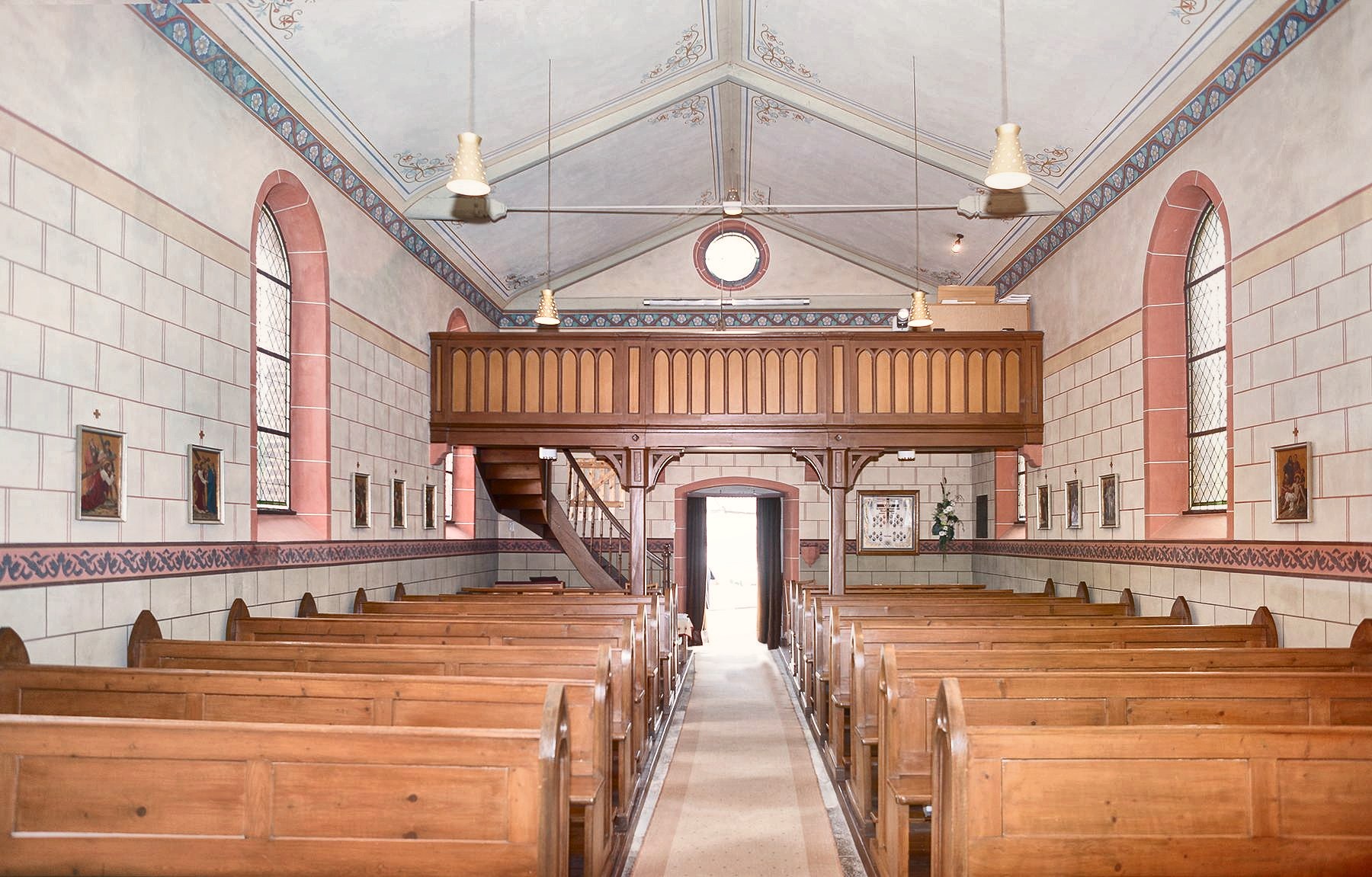 Kirchenschiff der Kapelle Goldhausen