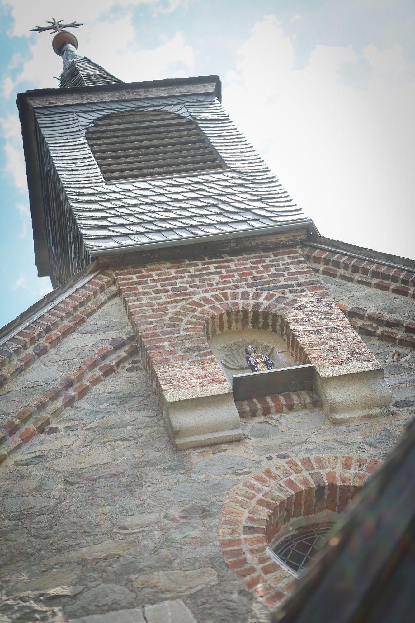 Dachreiter der Kapelle Goldhausen mit Kreuz